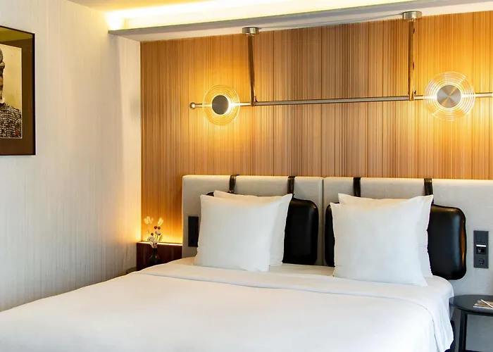 MUZE Hotel Dusseldorf - Handwritten Collection